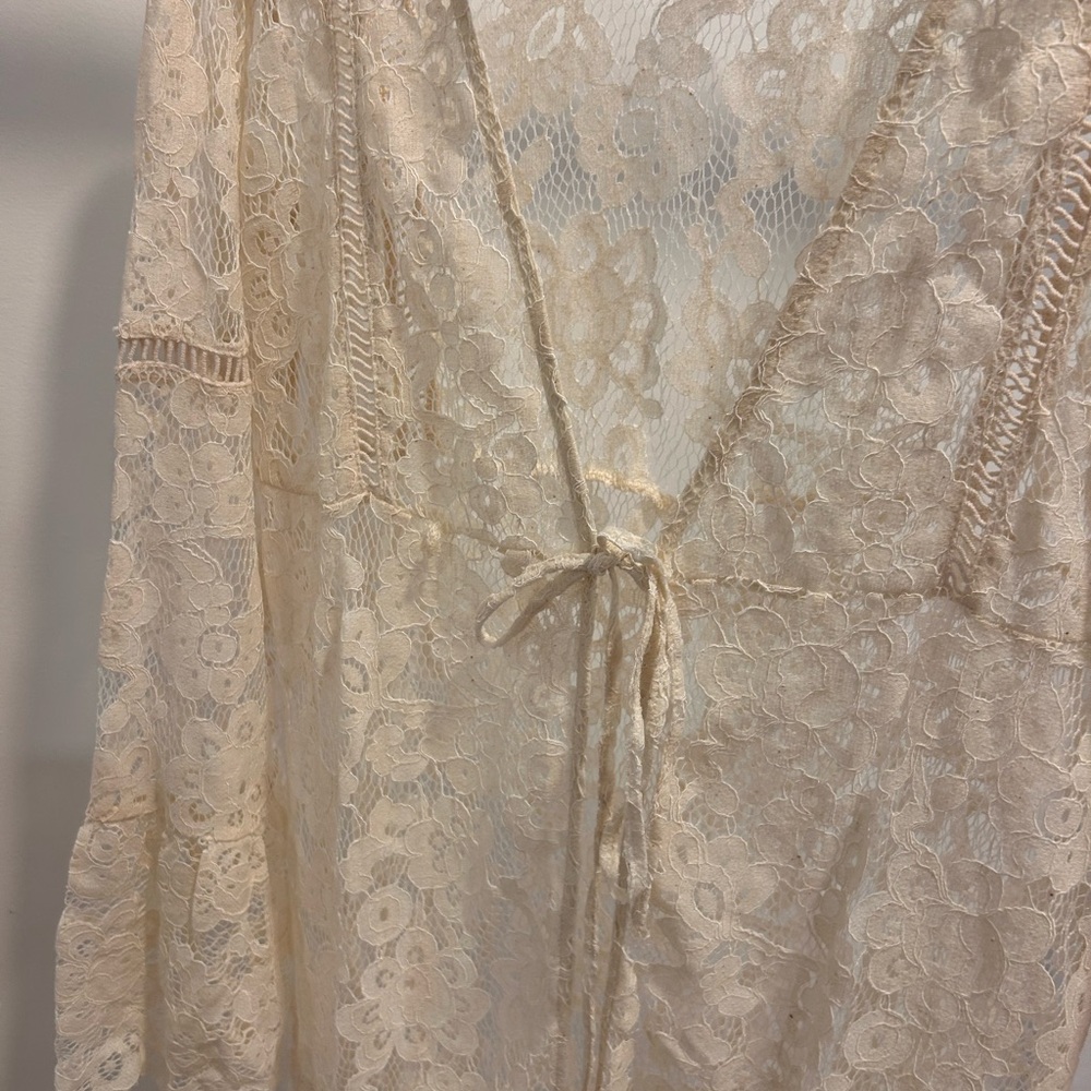 Scully Ivory Lace Overlay - Picture 2 of 6